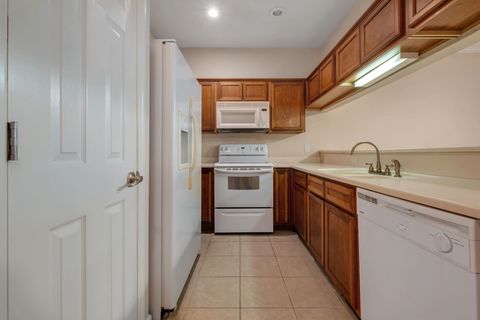 Tiny photo for 1320 Hendrix Road #105, Tallahassee, FL 32301 (MLS # 394382)