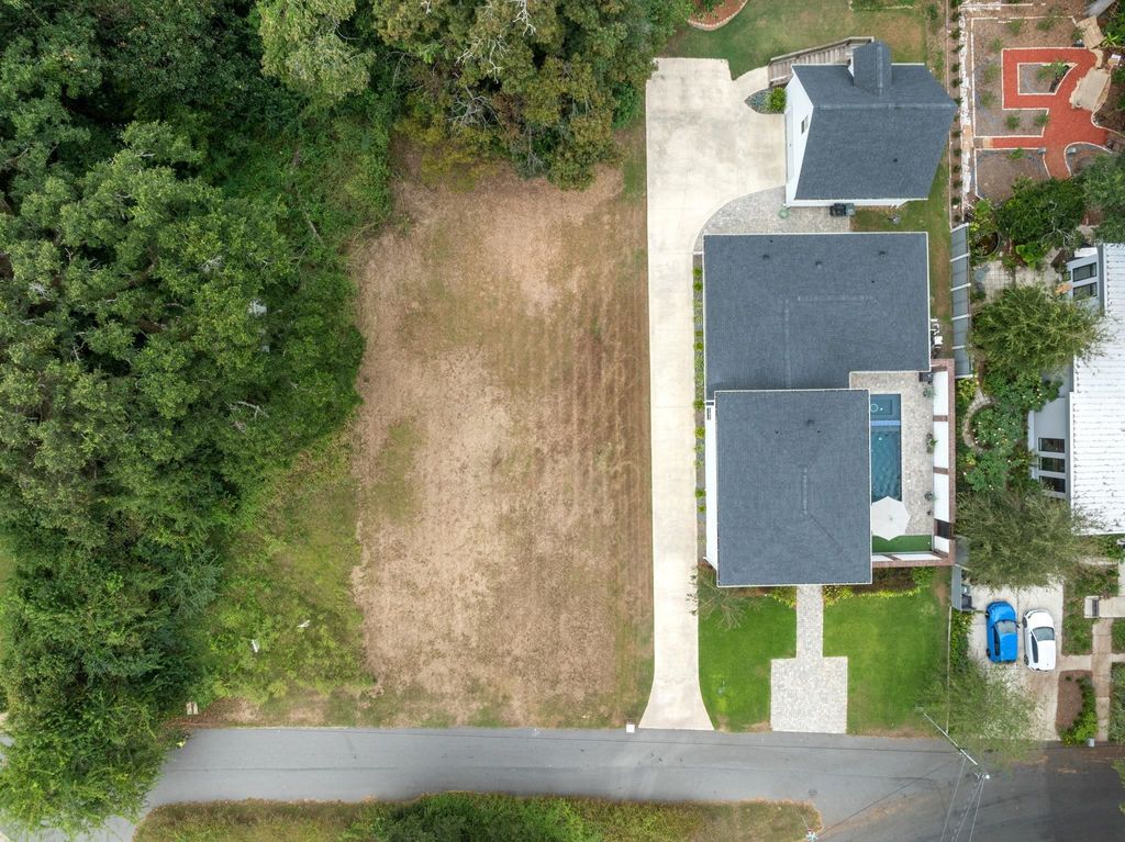 Photo of 0 Laurel Street, Tallahassee, FL 32303 (MLS # 393954)