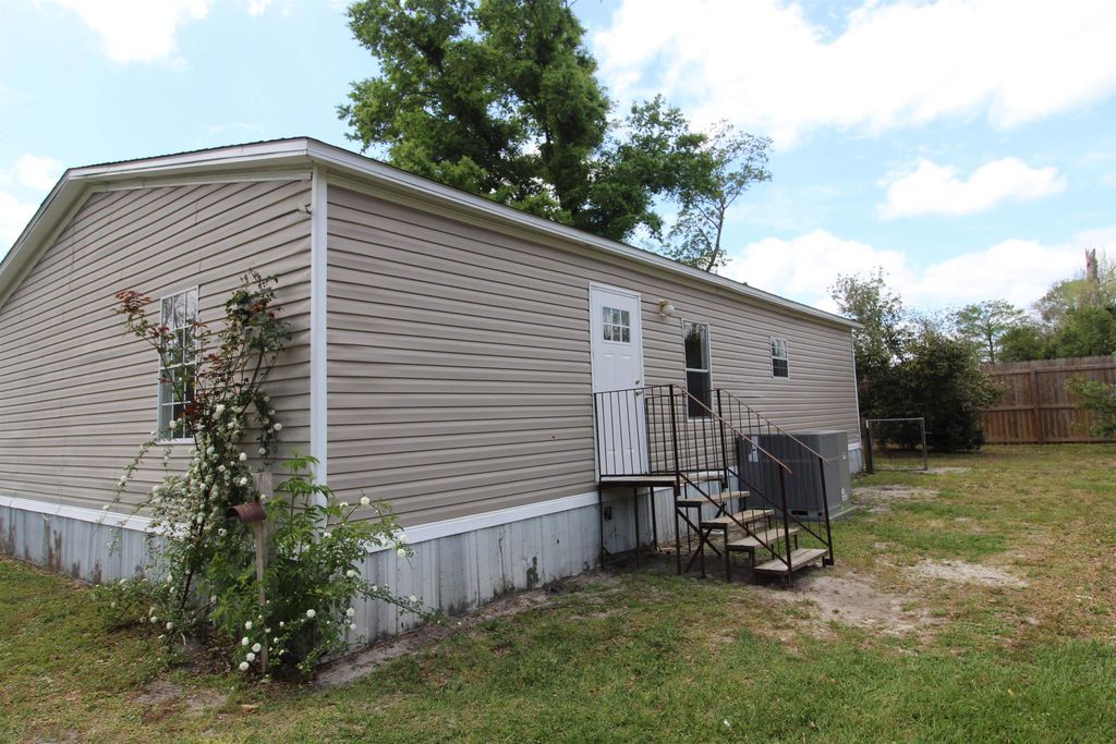 Photo of 1906 Cemetery Road, Tallahassee, FL 32305 (MLS # 398044)