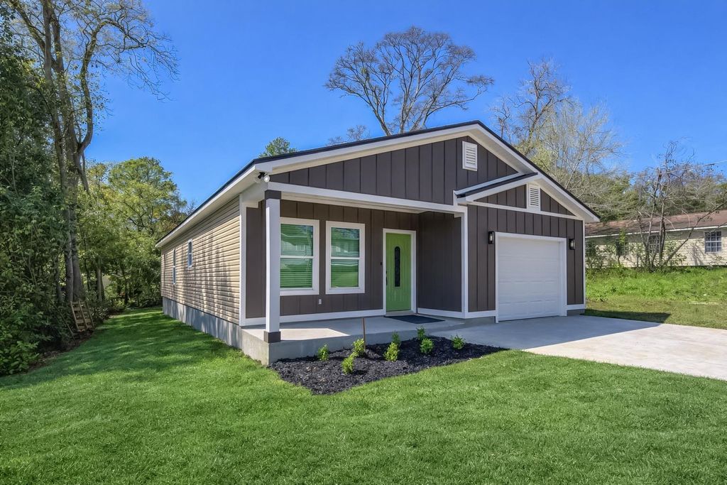 Photo of 1318 Clay Street, Tallahassee, FL 32304 (MLS # 397310)