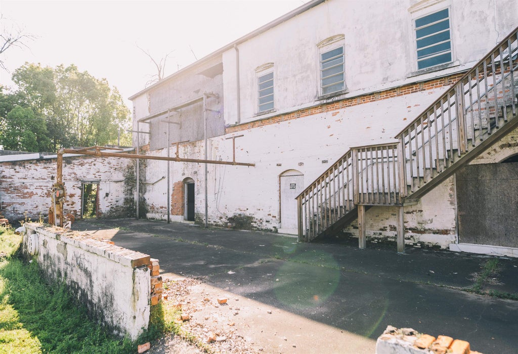 Photo of 105 S DUVAL Street, Quincy, FL 32351 (MLS # 402171)