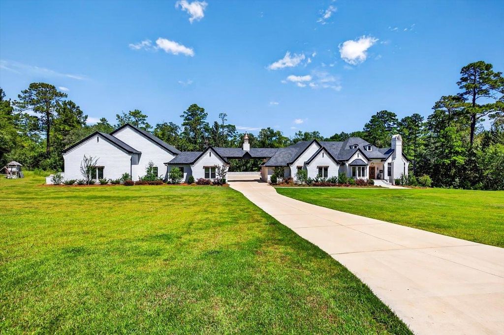 Photo of 7083 Grenville Road, Tallahassee, FL 32309 (MLS # 399449)