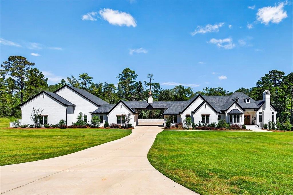 Photo of 7083 Grenville Road, Tallahassee, FL 32309 (MLS # 399449)