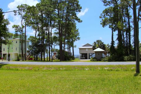 A home in Carrabelle