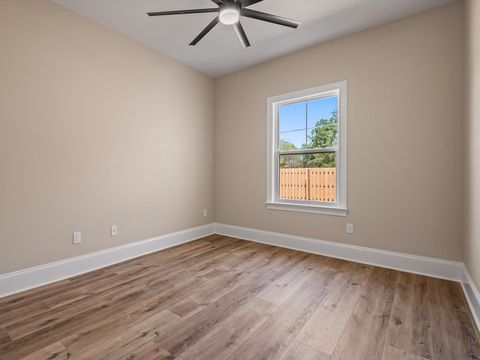 Tiny photo for 122 Divine Loop, Crawfordville, FL 32327 (MLS # 398102)