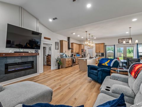 Tiny photo for 5 Windsor Way, Crawfordville, FL 32327 (MLS # 401812)