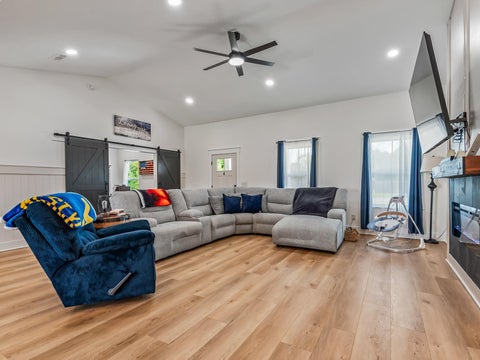 Tiny photo for 5 Windsor Way, Crawfordville, FL 32327 (MLS # 401812)