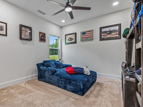 Tiny photo for 5 Windsor Way, Crawfordville, FL 32327 (MLS # 401812)