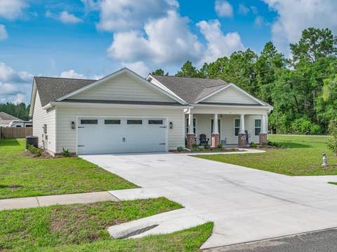 Tiny photo for 5 Windsor Way, Crawfordville, FL 32327 (MLS # 401812)