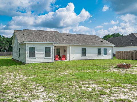 Tiny photo for 5 Windsor Way, Crawfordville, FL 32327 (MLS # 401812)