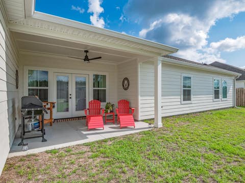 Tiny photo for 5 Windsor Way, Crawfordville, FL 32327 (MLS # 401812)