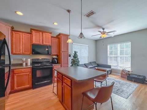 Tiny photo for 1938 Ann Arbor Avenue, Tallahassee, FL 32304 (MLS # 391329)