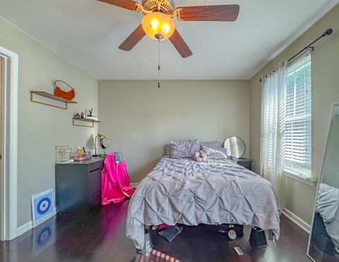 Tiny photo for 1938 Ann Arbor Avenue, Tallahassee, FL 32304 (MLS # 391329)