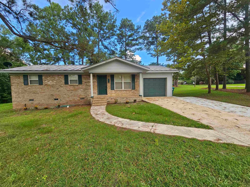 Photo of 140 HORSESHOE Dr, Havana, FL 32333 (MLS # 397432)