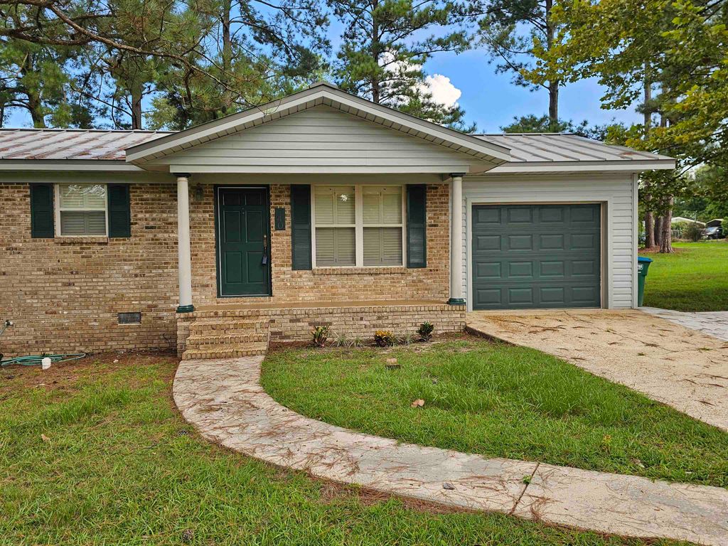 Photo of 140 HORSESHOE Dr, Havana, FL 32333 (MLS # 397432)