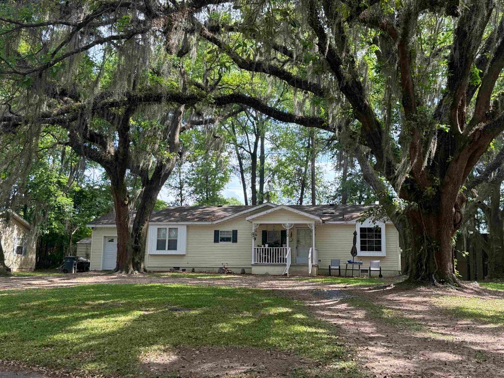 Photo of 3110 Dunkeld Court, Tallahassee, FL 32303 (MLS # 384890)