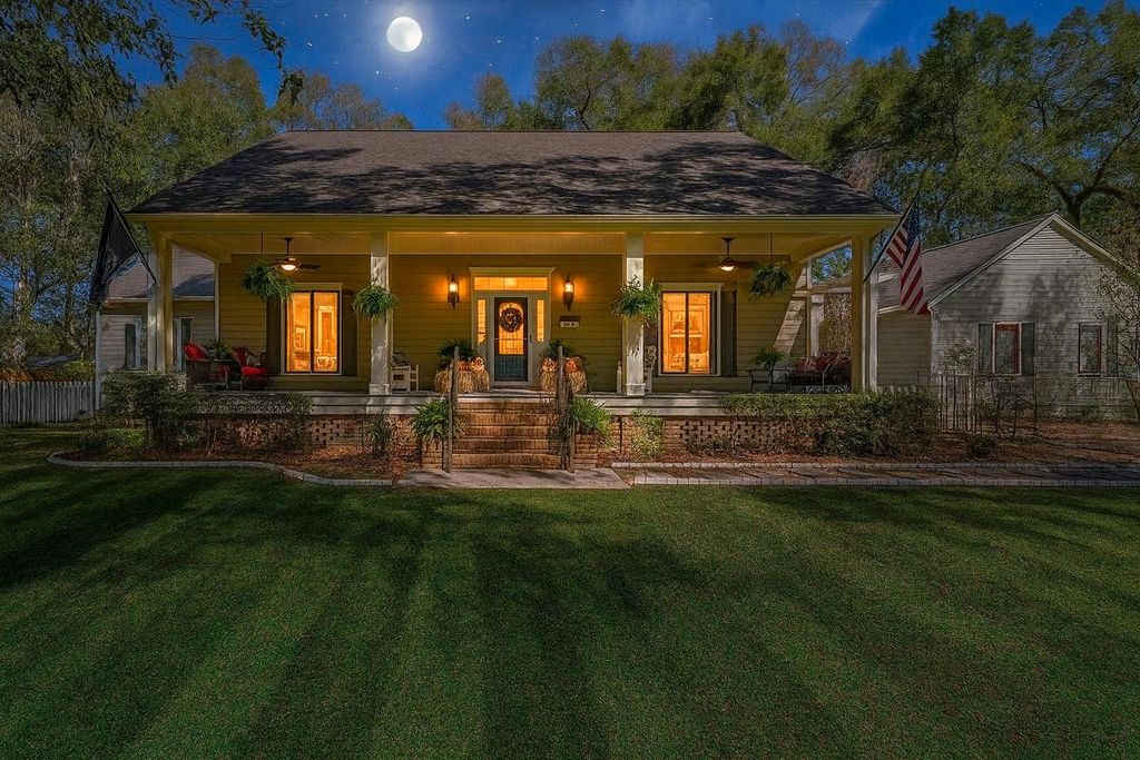 Photo of 231 Sheline Drive, Havana, FL 32333 (MLS # 392679)