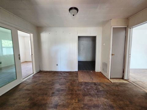 Tiny photo for 302 W Spring Place, Perry, FL 32347 (MLS # 396775)