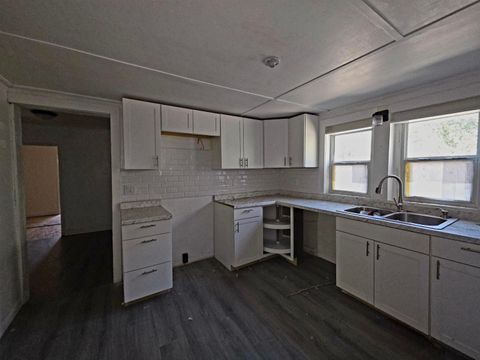 Tiny photo for 302 W Spring Place, Perry, FL 32347 (MLS # 396775)