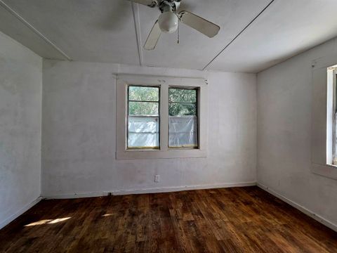 Tiny photo for 302 W Spring Place, Perry, FL 32347 (MLS # 396775)