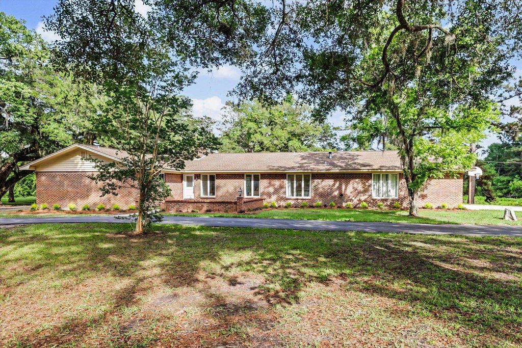 Photo of 4315 Cripple Creek Road, Tallahassee, FL 32309 (MLS # 400120)