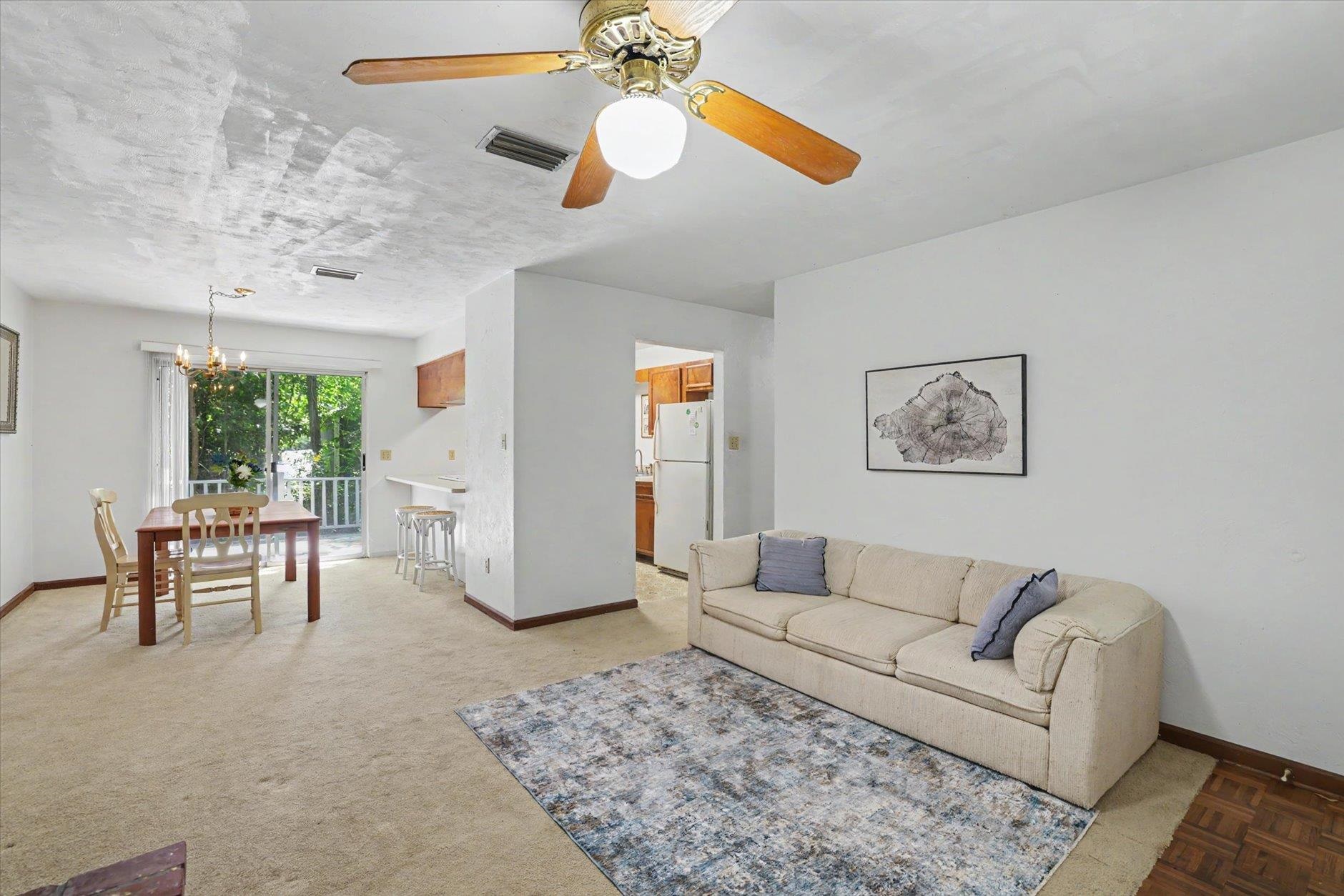 1213 LEEWOOD Hollow