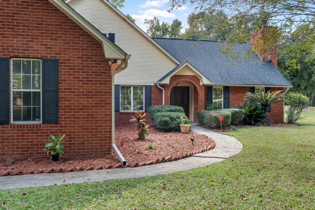 Photo of 10515 Faye Way, Tallahassee, FL 32317 (MLS # 392498)