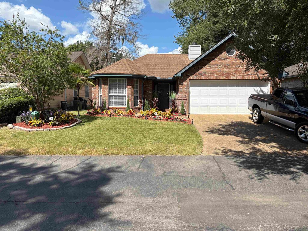 Photo of 2604 Yarmouth Lane, Tallahassee, FL 32309 (MLS # 390960)