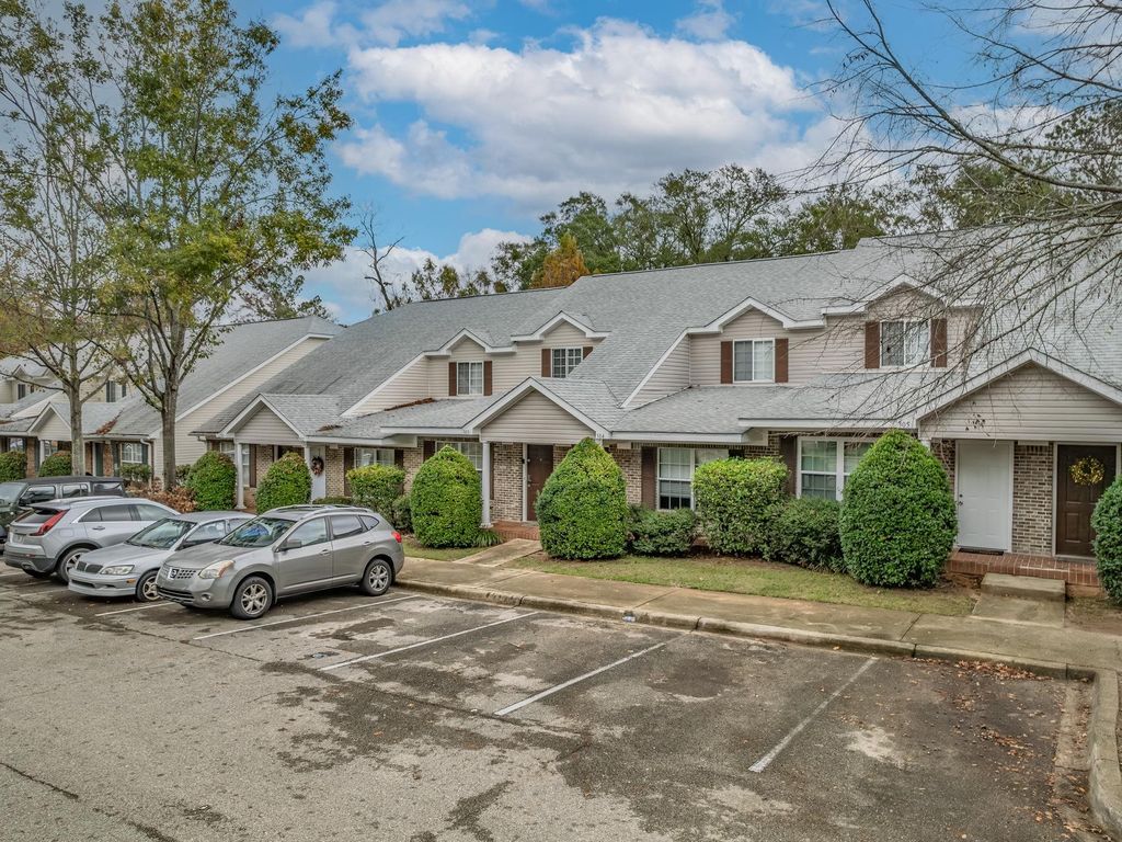 Photo of 2738 W Tharpe Street #304, Tallahassee, FL 32303 (MLS # 393980)