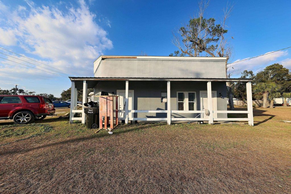 Photo of 808 W MAIN Street #8 apartments, Perry, FL 32347 (MLS # 397241)