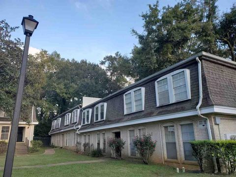 Photo of 2020 CONTINENTAL Avenue #105, Tallahassee, FL 32304 (MLS # 397255)