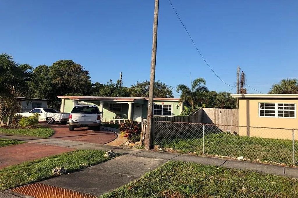 Photo of 130 NW 33rd Avenue, Other Florida, FL 33311 (MLS # 397065)