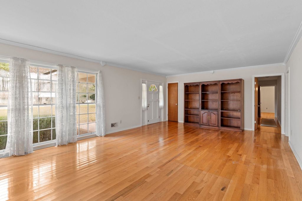 Photo of 1014 San Luis Road, Tallahassee, FL 32304 (MLS # 394661)