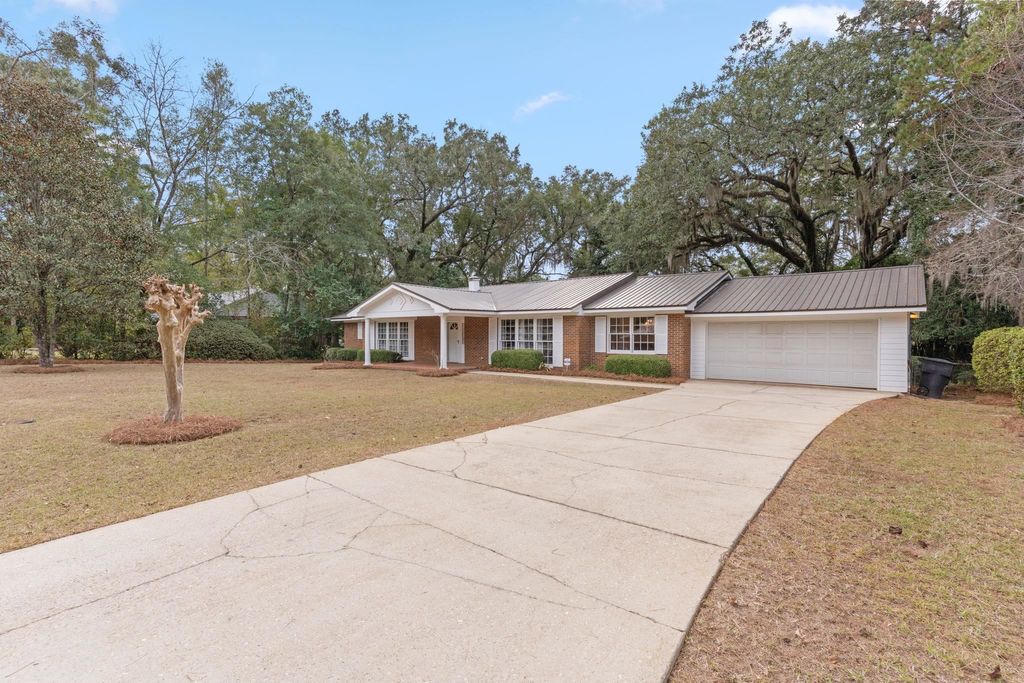 Photo of 1014 San Luis Road, Tallahassee, FL 32304 (MLS # 394661)