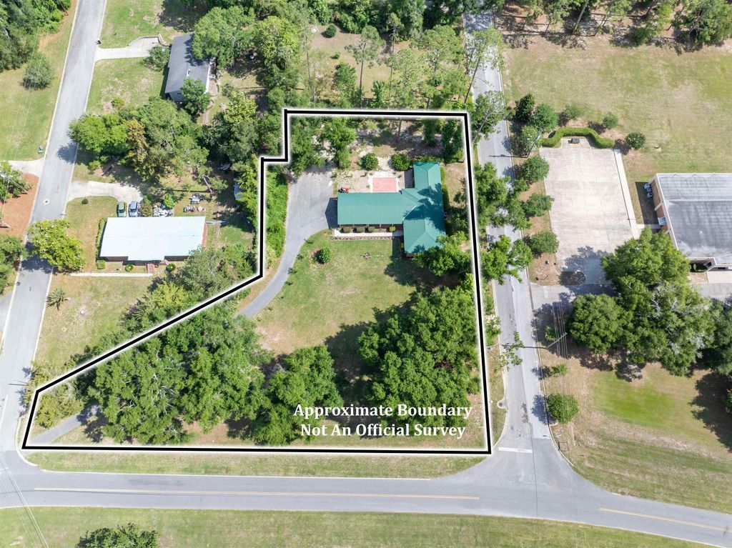 Photo of 422 NW College Loop, Madison, FL 32340 (MLS # 400313)