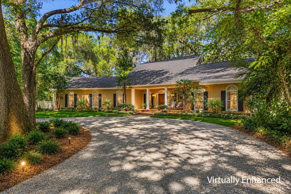 Photo of 10945 Luna Point Road, Tallahassee, FL 32312 (MLS # 401429)