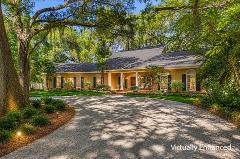 Photo of 10945 Luna Point Road, Tallahassee, FL 32312 (MLS # 401429)