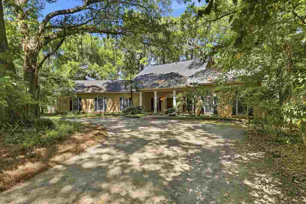 Photo of 10945 Luna Point Road, Tallahassee, FL 32312 (MLS # 401429)