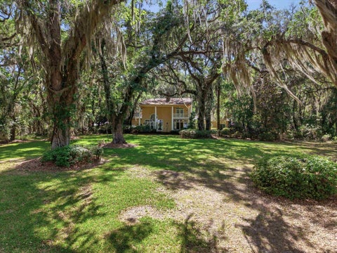 Tiny photo for 10945 Luna Point Road, Tallahassee, FL 32312 (MLS # 401429)