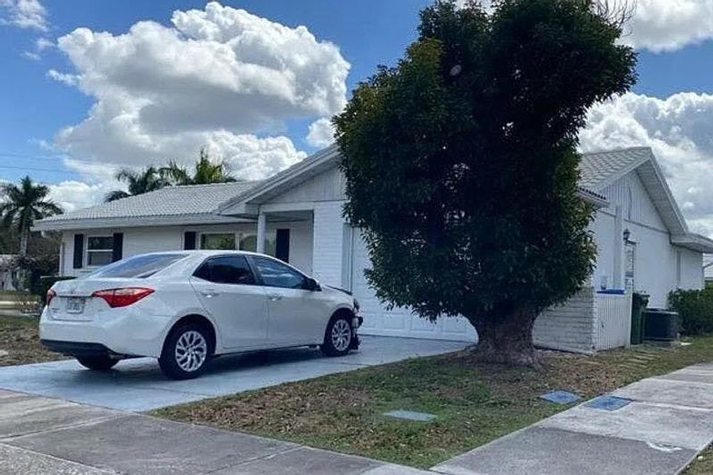 Photo of 4212 Neil Lane, Other Florida, FL 34208 (MLS # 397709)