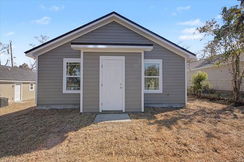 Tiny photo for 2006 Pasco Street, Tallahassee, FL 32310 (MLS # 392159)