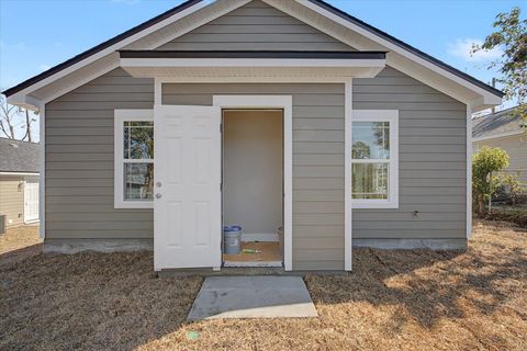 Tiny photo for 2006 Pasco Street, Tallahassee, FL 32310 (MLS # 392159)