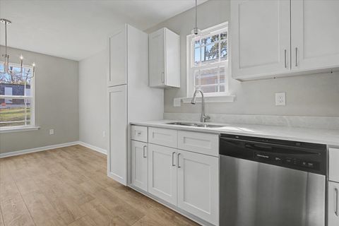 Tiny photo for 2006 Pasco Street, Tallahassee, FL 32310 (MLS # 392159)