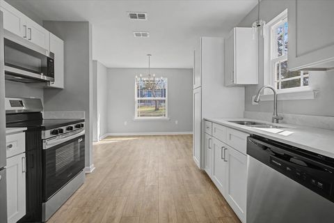 Tiny photo for 2006 Pasco Street, Tallahassee, FL 32310 (MLS # 392159)