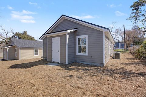 Tiny photo for 2006 Pasco Street, Tallahassee, FL 32310 (MLS # 392159)