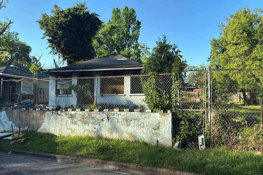 Photo of 857 Benbow Street, Jacksonville, FL 32209 (MLS # 403003)
