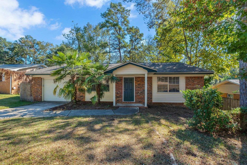 Photo of 2725 Bedford Way, Tallahassee, FL 32308 (MLS # 393817)