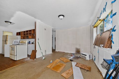 Tiny photo for 1011 Abraham Street #-, Tallahassee, FL 32304 (MLS # 402427)