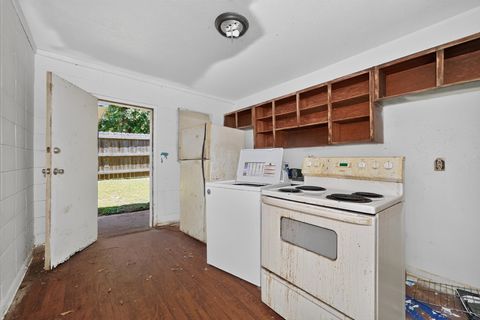 Tiny photo for 1011 Abraham Street #-, Tallahassee, FL 32304 (MLS # 402427)