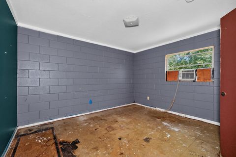 Tiny photo for 1011 Abraham Street #-, Tallahassee, FL 32304 (MLS # 402427)